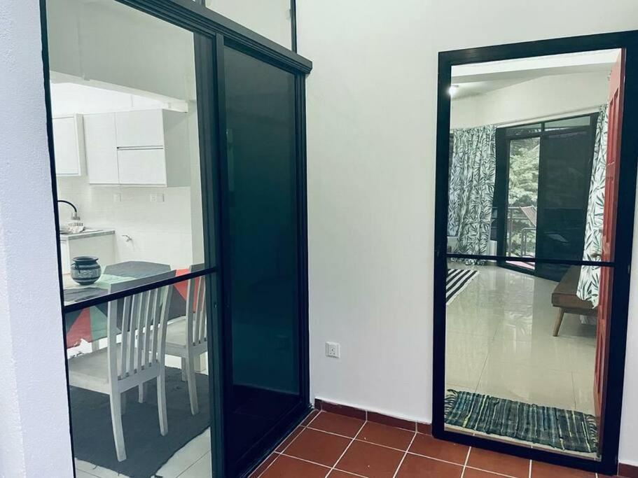 Kk Jungle Hideaway Lovely Apartment 5 Mins Walk To Town Kota Kinabalu Dış mekan fotoğraf